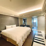 Burgary Hotel